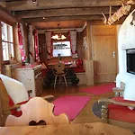 Almdorf - Luxus Huettenurlaub Шале