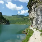 Almdorf - Luxus Huettenurlaub Шале
