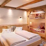 Almdorf - Luxus Huettenurlaub * Флахау