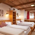 Almdorf - Luxus Huettenurlaub * Флахау