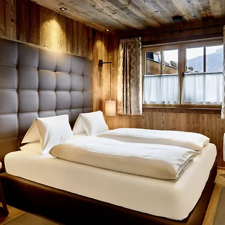Almdorf - Luxus Hüttenurlaub Chalet Flachau