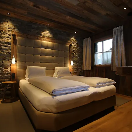 Almdorf - Luxus Hüttenurlaub Chalet Flachau