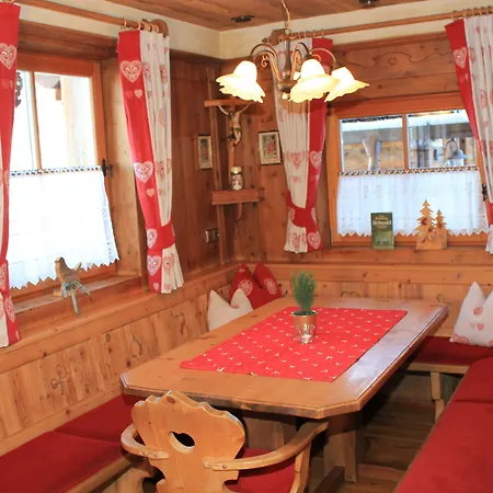 Alpstuga Almdorf Flachau