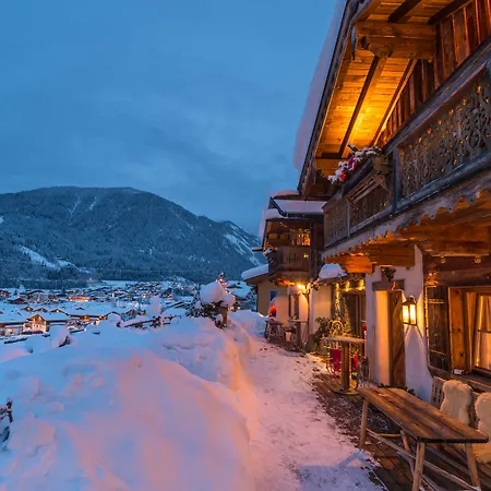 Almdorf - Luxus Hüttenurlaub * Flachau