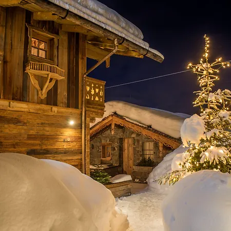Domek alpejski Almdorf - Luxus Huettenurlaub