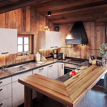 Alpstuga Almdorf Flachau