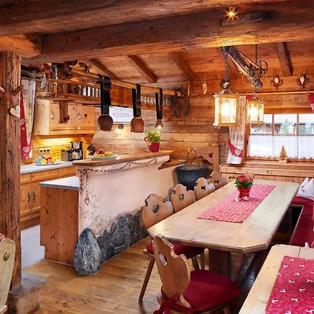 Domek alpejski Almdorf - Luxus Huettenurlaub *