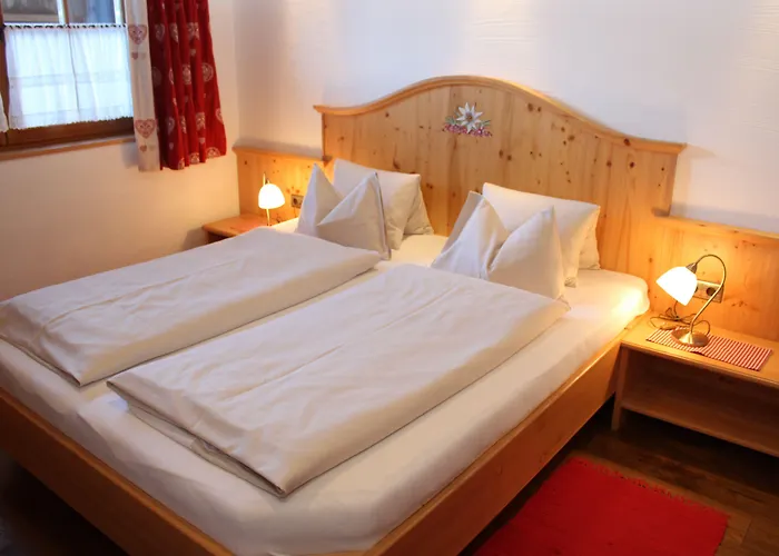 Almdorf - Luxus Huettenurlaub * Флахау