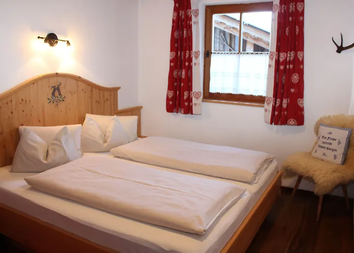 Almdorf - Luxus Huettenurlaub Флахау