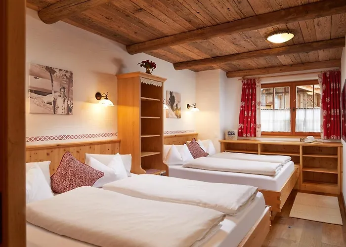 Almdorf - Luxus Huettenurlaub * Флахау